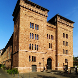 Lage und Öffnungszeiten